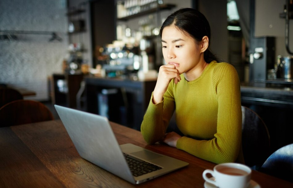20yo woman who's "feeling lost" asks if she should join SAF instead of going to uni