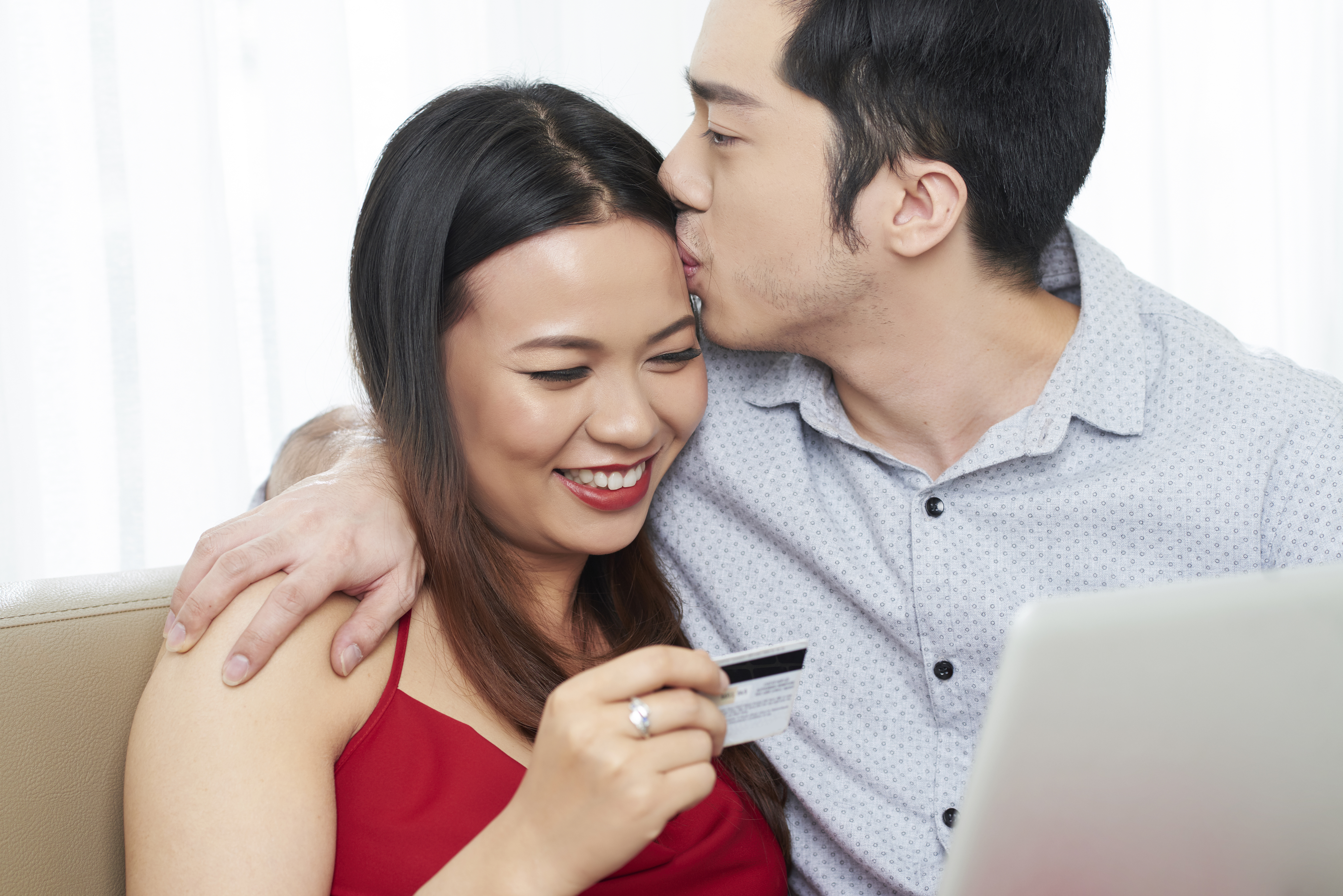 Save your love by saving your money this Valentine’s Day with these Credit Card Promotions!