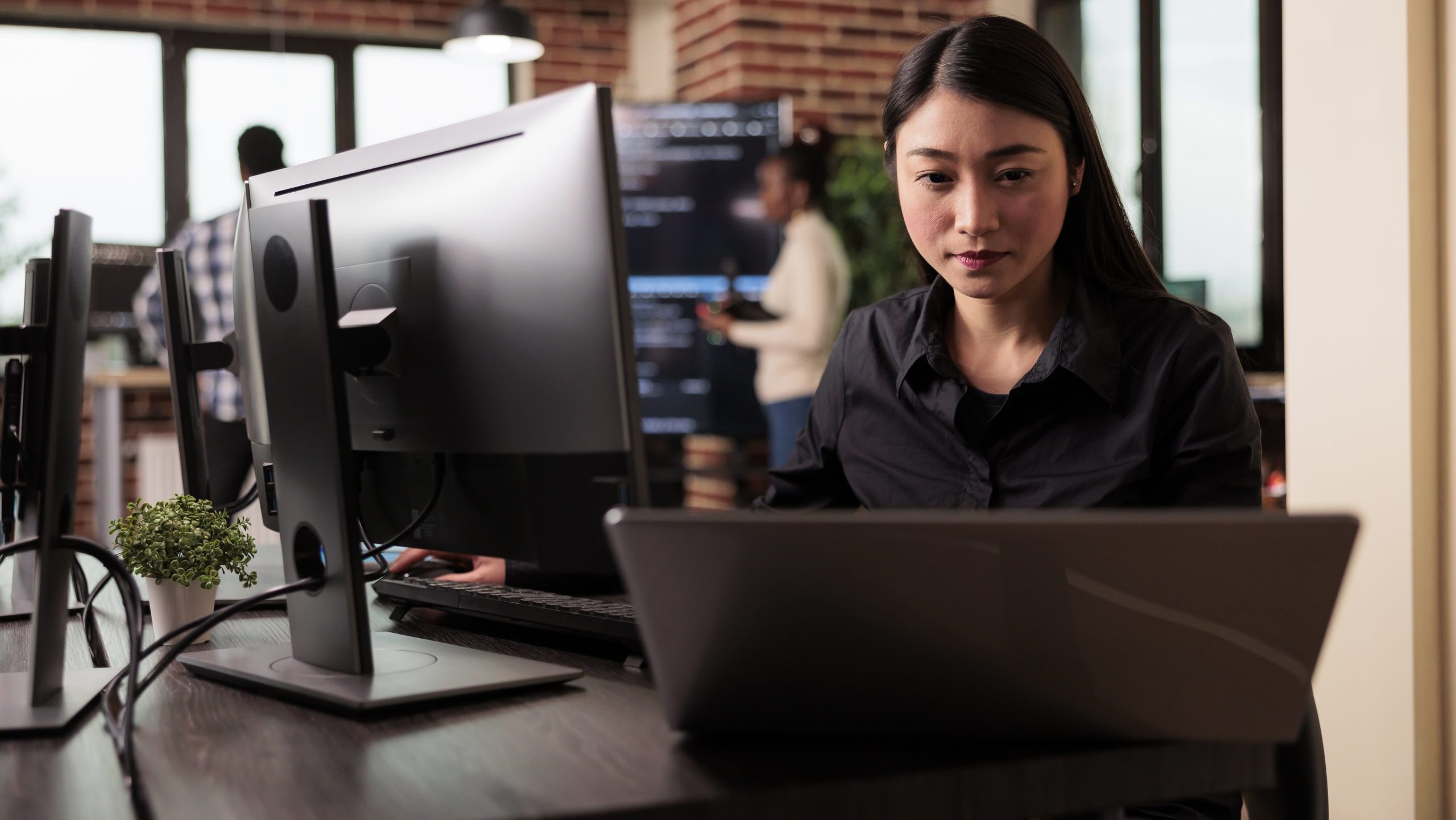 Woman working in Tech.