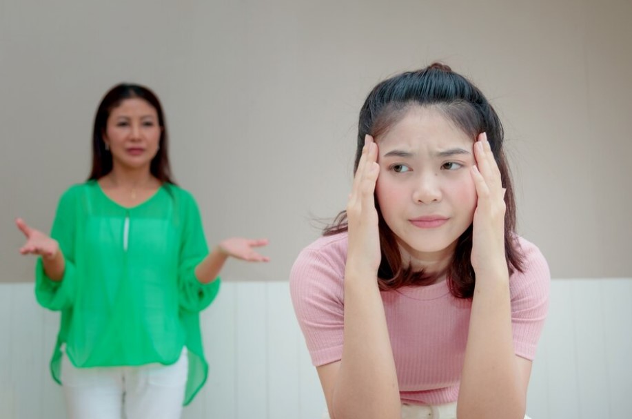 Daughter says her mum shames her in front of family for not giving her more allowance