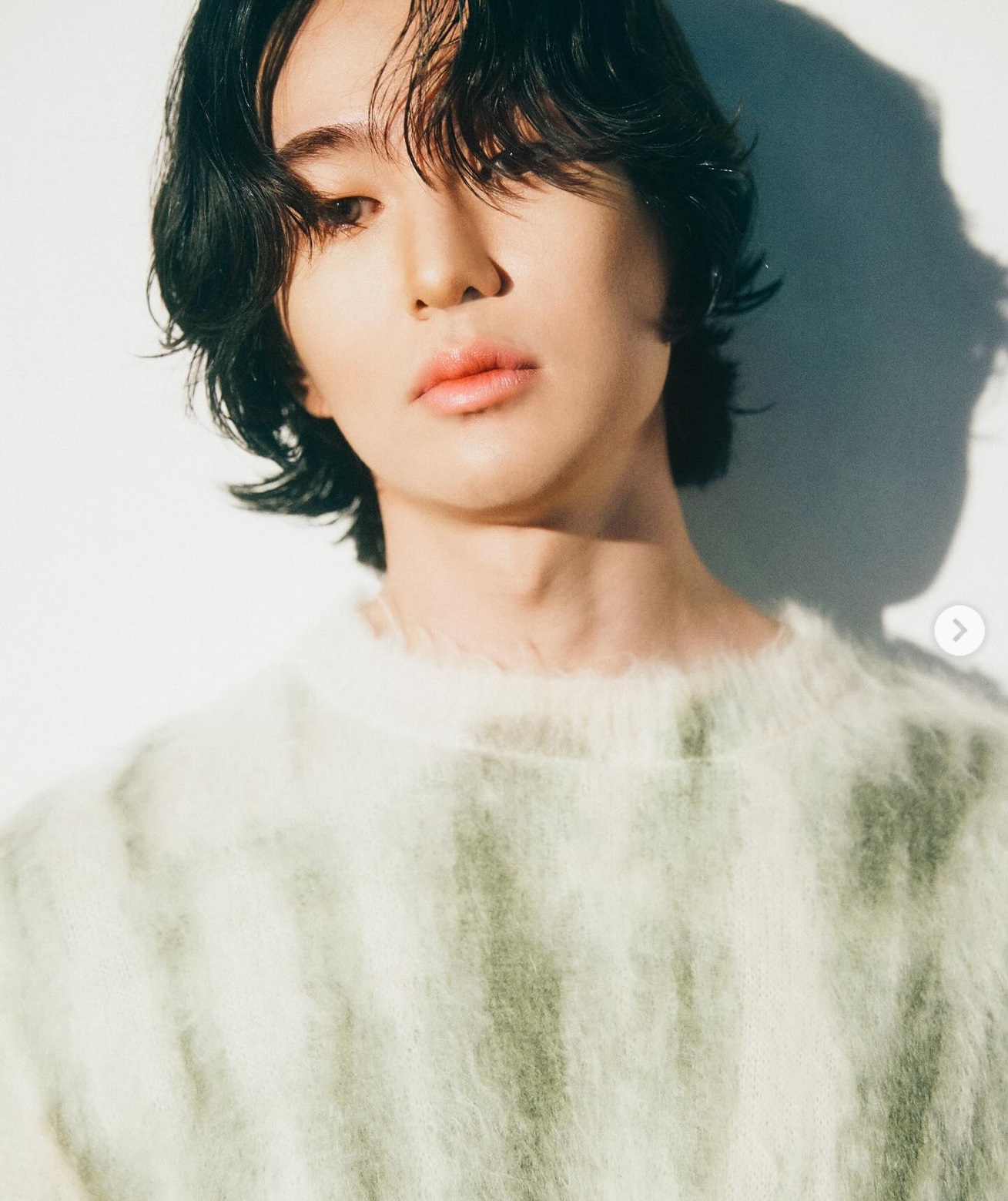 SHINee's Onew signs up with new agency; releases new profile photos