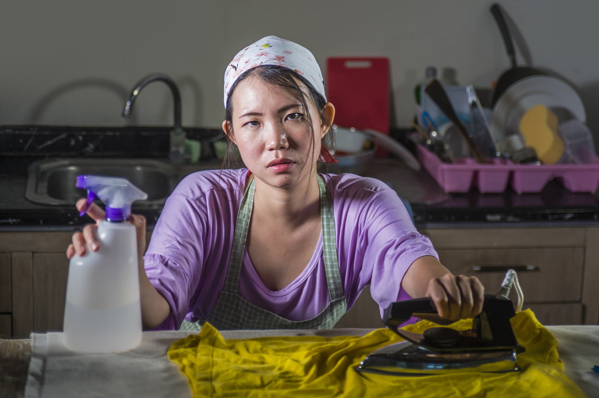 Maid slammed by netizens for telling her employer, "Why don't you just quit your job and stay home? You don't need to hire a helper"