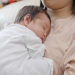 Netizens advise employers to “pay extra” if they want their helper to care for their baby at night