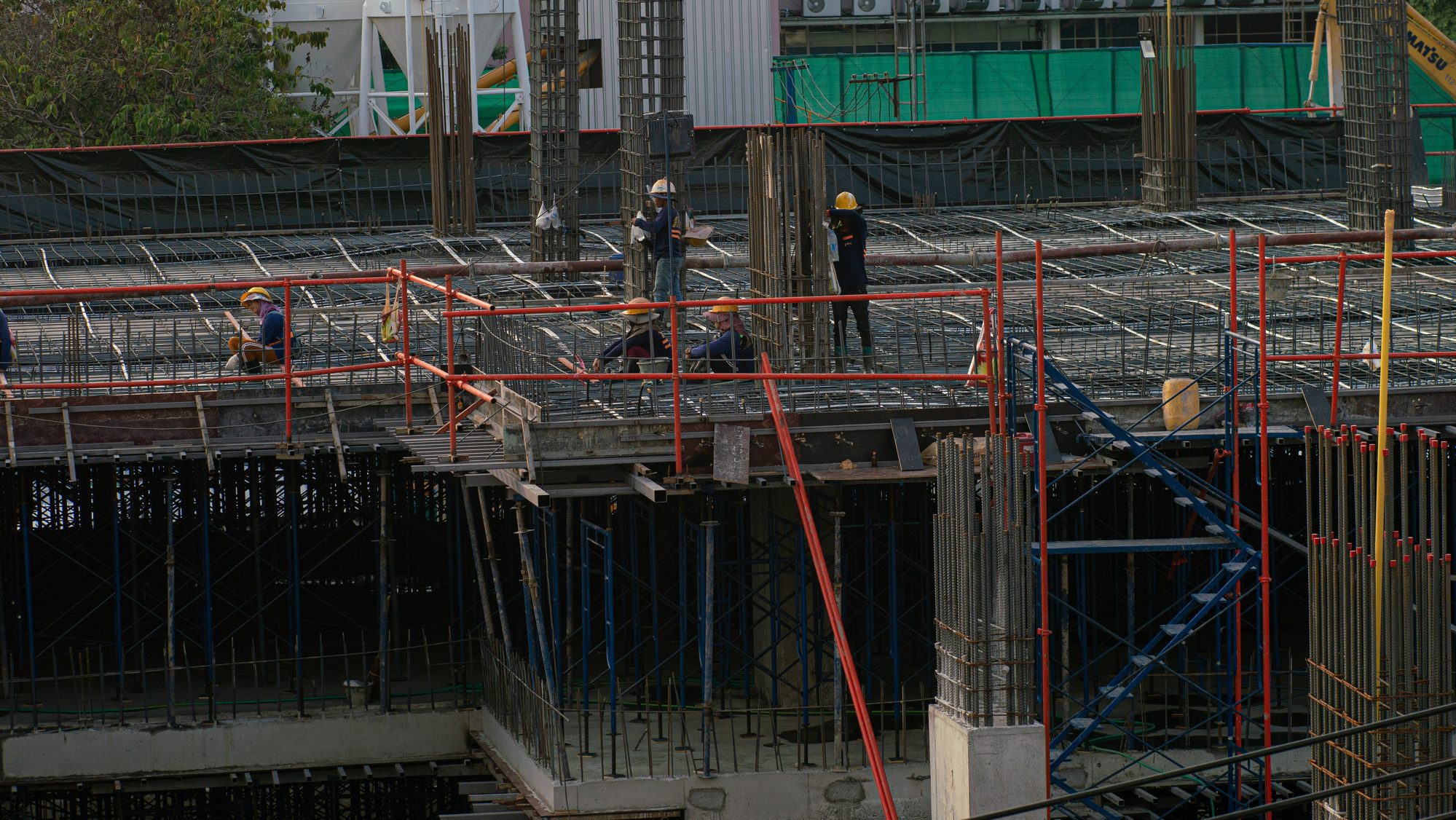 men in construction