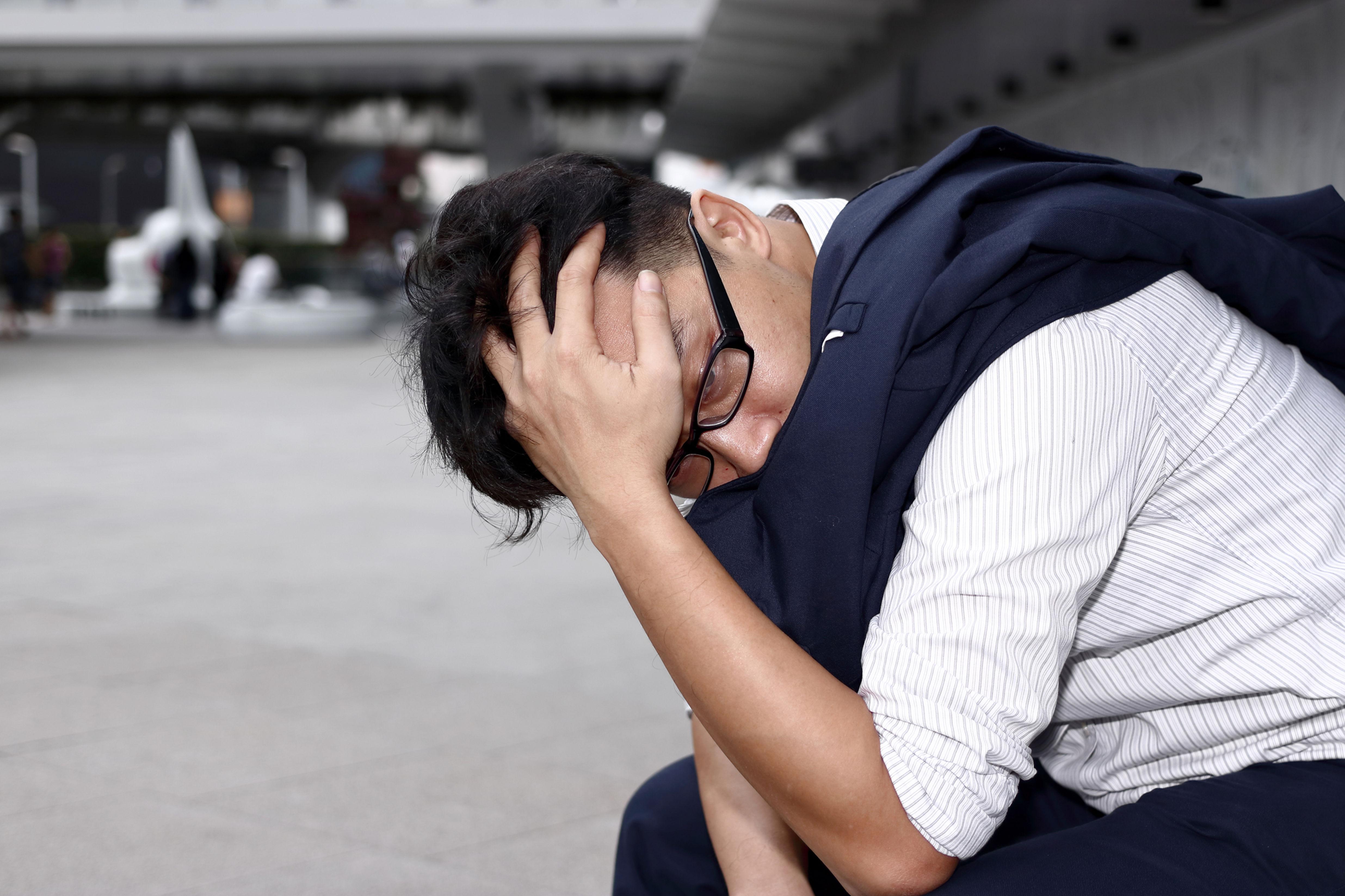 Singaporean admits to feeling ‘stressed and embarrassed’ over S$13k debt, seeks help online