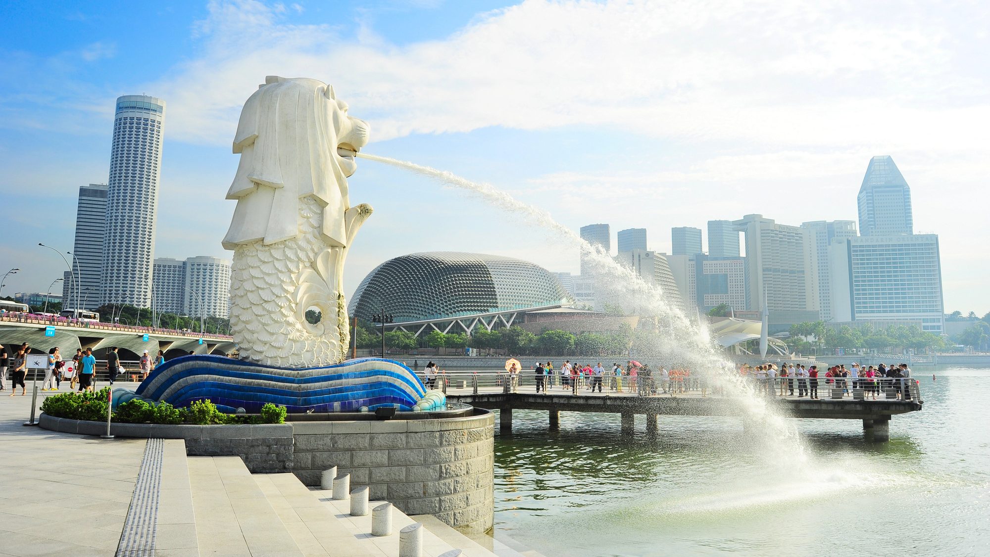 Tourists at the Merlion Fountain, Singapore