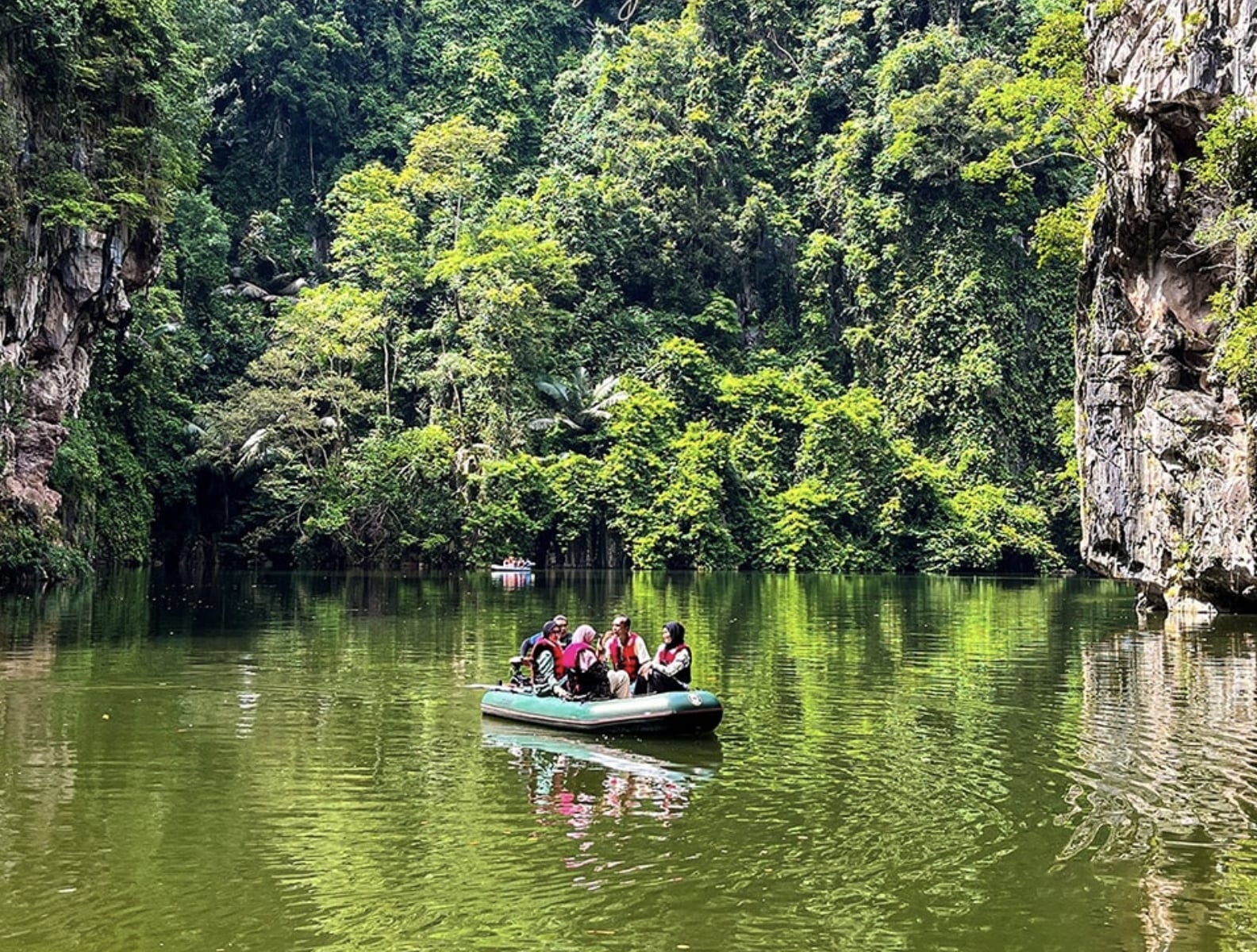 Malaysia's tourism industry set for exceptional growth in 2025, with strategic investments and expanding global appeal