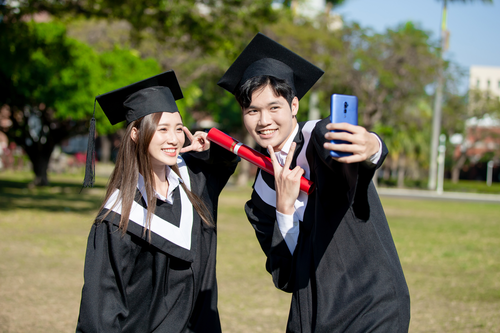 Singaporean says, "I don't date diploma holders because their earning capability is limited and will be a problem with household finances"