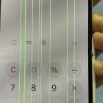 Netizen tells Samsung phone user with 8 green lines on the screen that this is “normal” for Samsung phones now