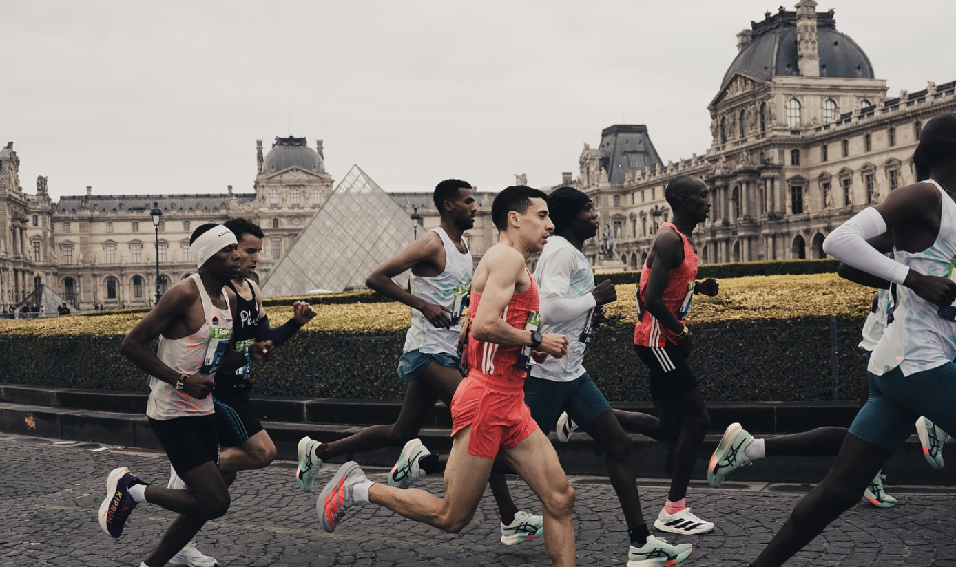 Top runners compete in the 2025 Paris Marathon