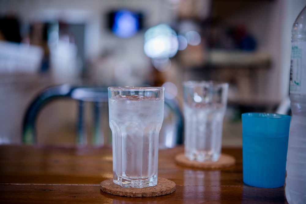 Diner who spent $1.80 on food threatens to sue cafe after she was asked to leave