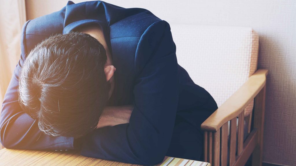Only S$8–10 for weekend OT? Fresh grad considers resigning after only 2 months in toxic job