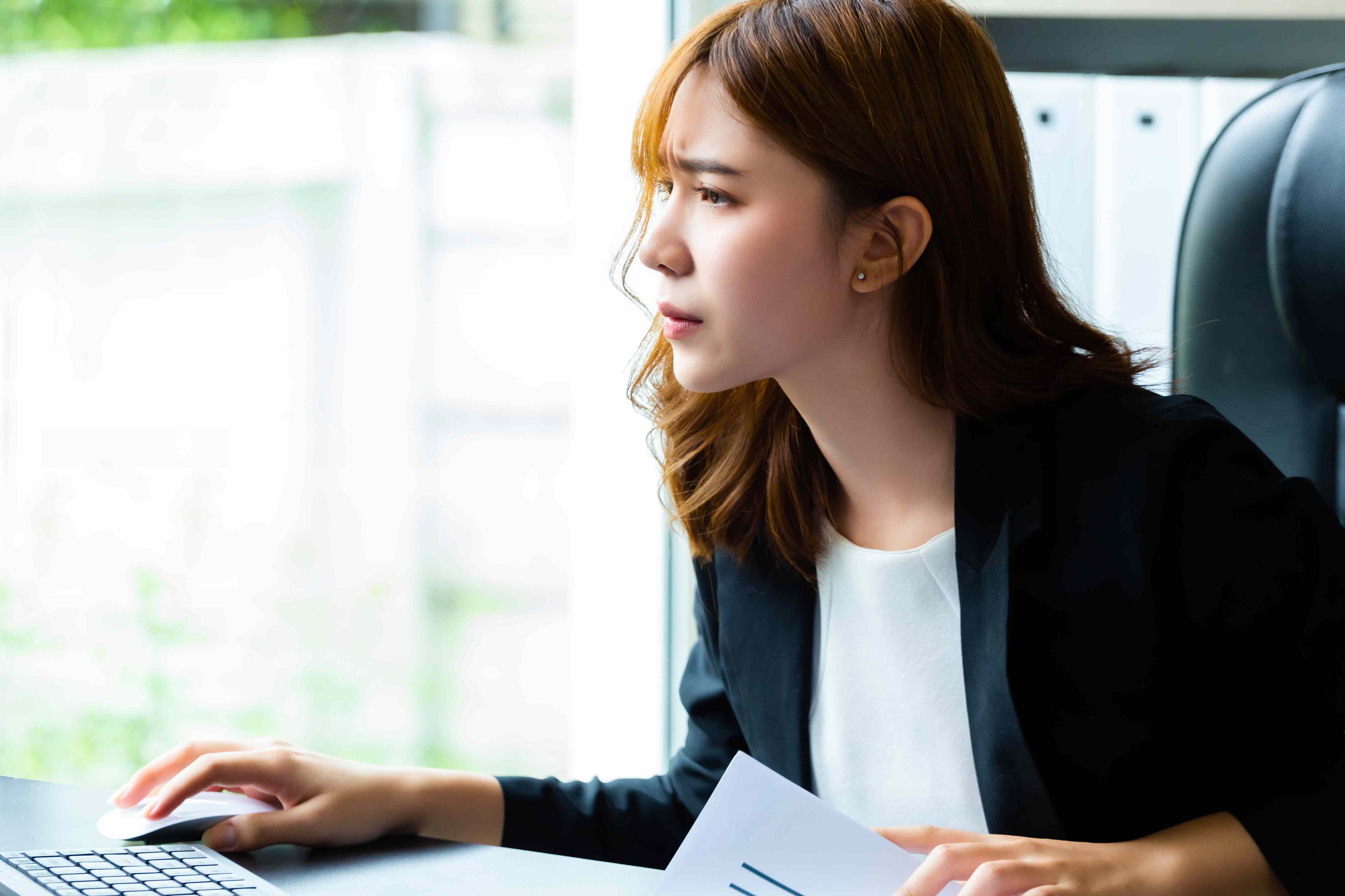 ‘What are you busy with?’: Employee 'irked' after boss mocks her for not doing work during annual leave