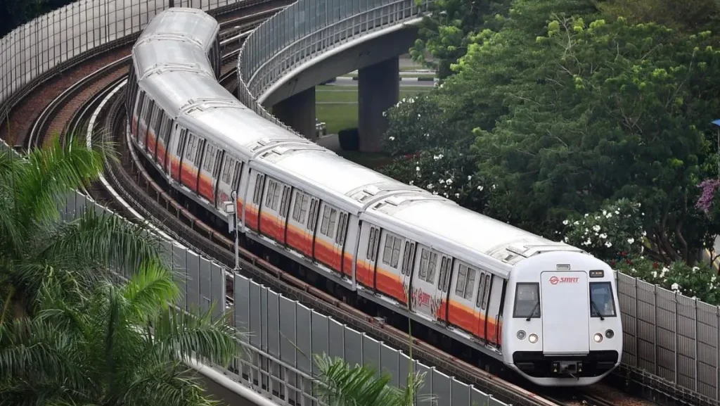 More people, less patience? Singaporeans vent as MRT ridership reaches ...