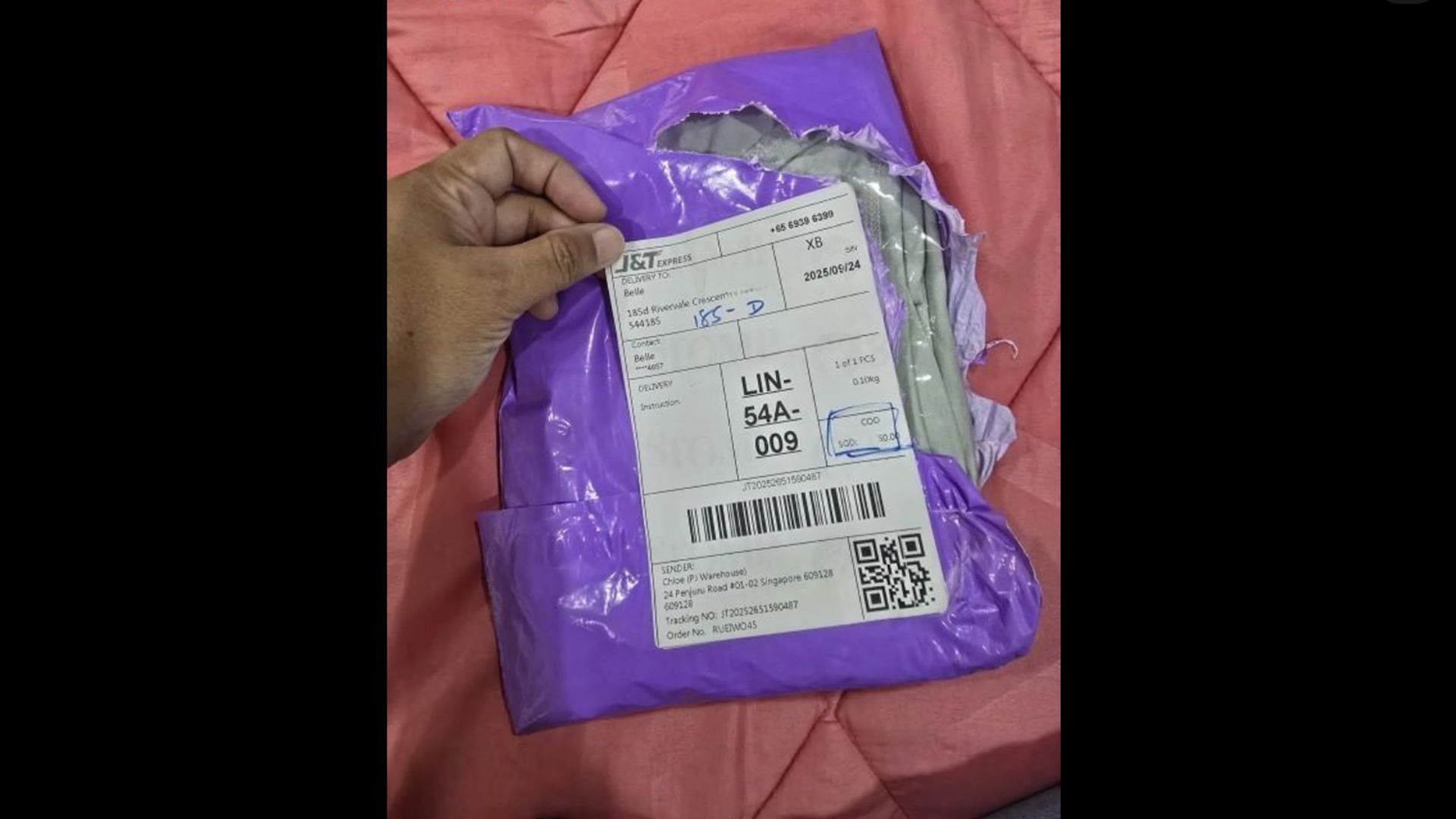 S'porean man pays $50 for a parcel he thought was for his family; turns out to be a scam