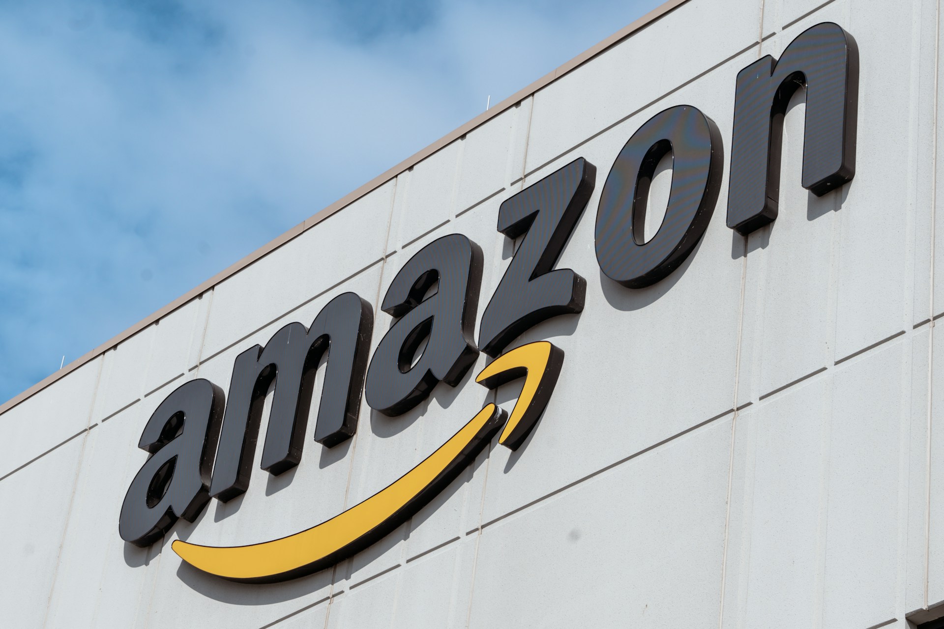 Amazon directs its engineers to use Kiro over rival AI coding tools