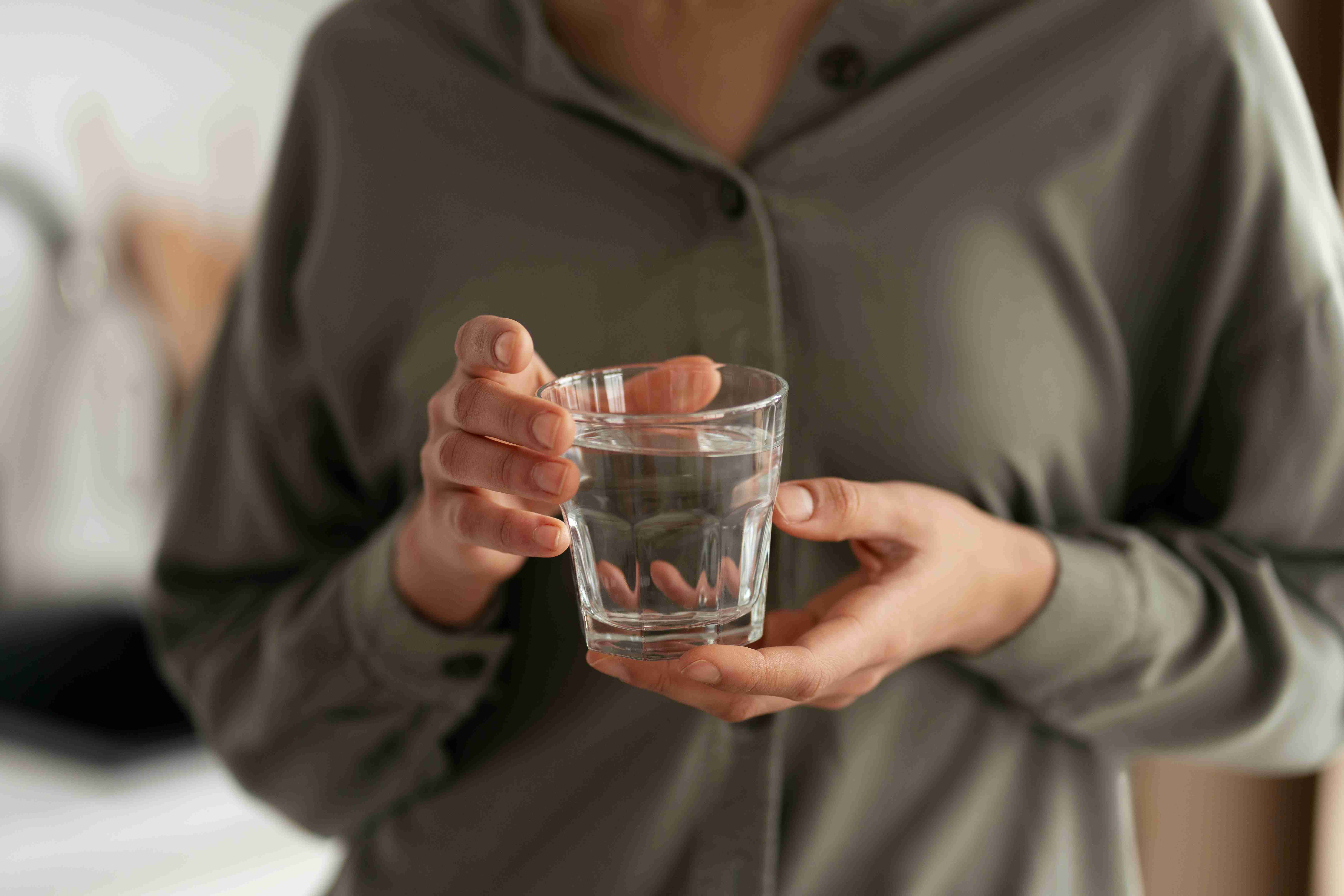‘Why can’t you grab it yourselves?’ — Frustrated maid calls out employers who can't get their own water