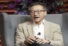 Pick co-founders you’d grab a beer with, Alibaba co-founder Joe Tsai tells Gen Z entrepreneurs Alibaba Co-Founder and Chairman Joe Tsai