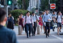 More Singaporeans aim to save over S$1M and retire in their 40s yet fewer have started retirement planning